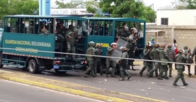 Represión en la URU / Zulia / Foto: @AleReportando