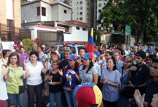 Venezolanos empiezan a concentrarse en Lomas del Ávila para marchar por los caídos (+video)