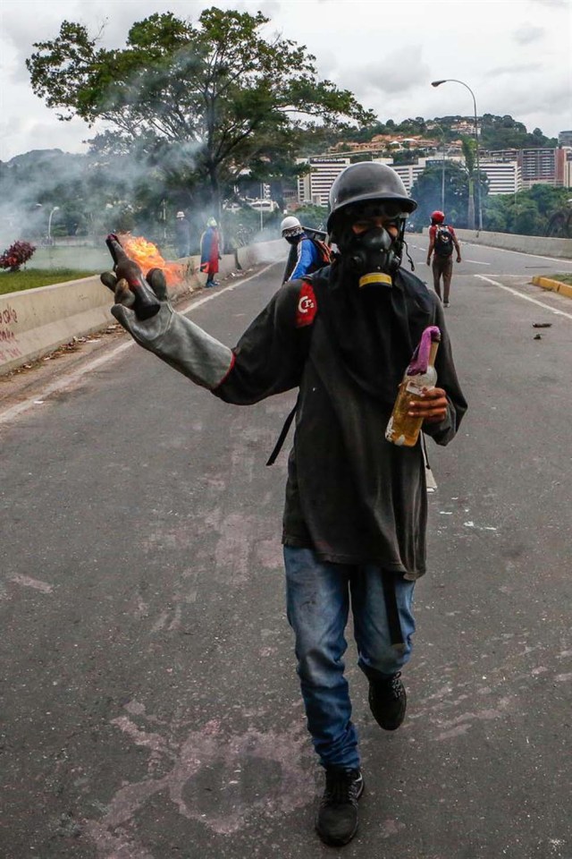 Cuerpos de seguridad redoblan la represión en las marchas. La resistencia sigue. Foto: EFE