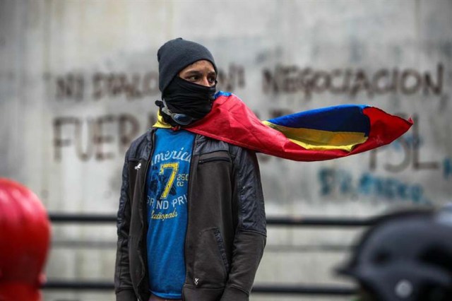 Cuerpos de seguridad redoblan la represión en las marchas. La resistencia sigue. Foto: EFE