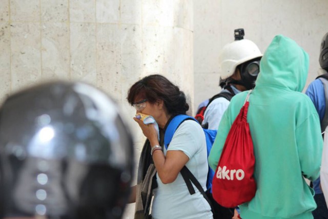 Estragos tras la brutal represión en Altamira este #14Jun/Foto: Régulo Gómez 