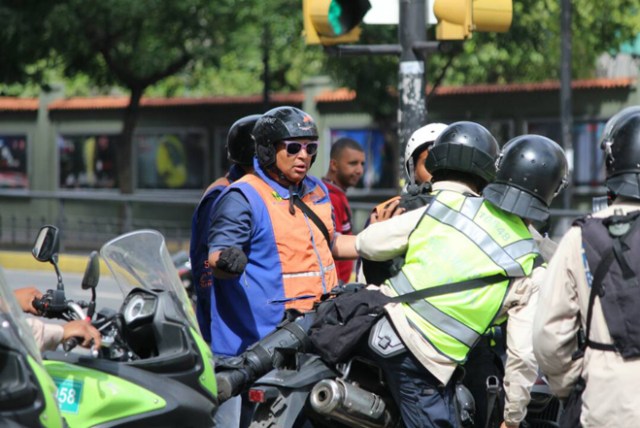 Estragos tras la brutal represión en Altamira este #14Jun/Foto: Régulo Gómez 