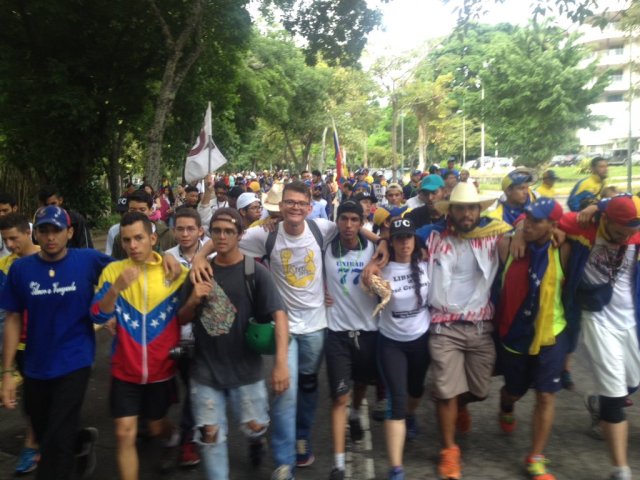 Estudiantes de Lara llegaron a la UCV / Foto: @RRequesens