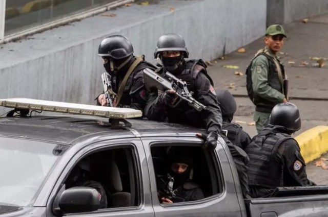 Agentes del Sebin durante un operativo