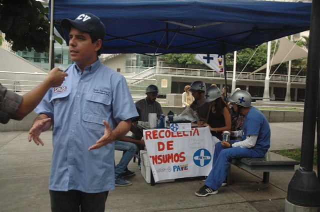 Concejal Oscar González recauda donativos médicos para Cuerpo de Bomberos de la UCV