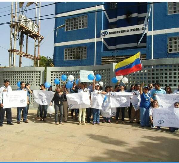 Foto En Sucre también se manifestaron desde la sede del Ministerio Público / Cortesía