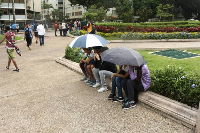 Manifestantes concentrados en la Plaza Francia de Altamira / Fotos: Will Jiménez - La Patilla