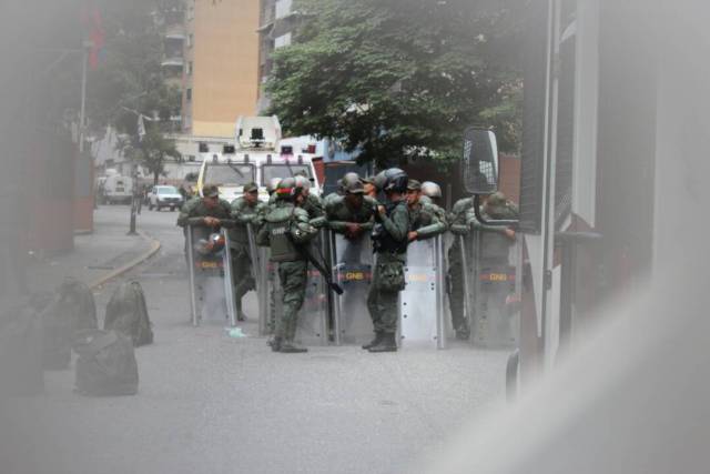 GNB custodia VTV / Foto: Régulo Gómez - La Patilla