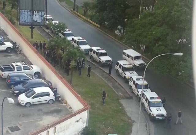 Reportan fuerte presencia policial en Petare #19Jun