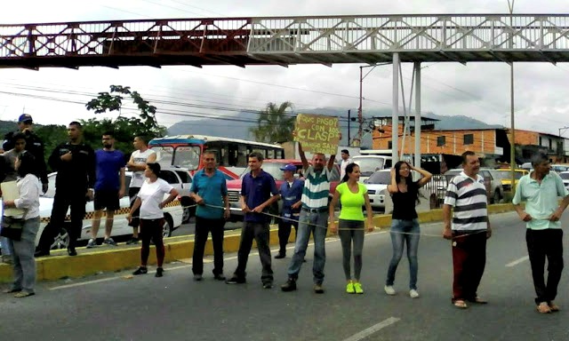 Foto: Vecinos de Valera protestan por falta de comida / trujillodigital24.com.ve