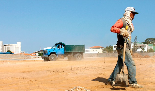 iecisiete personas exigen entrega de viviendas en Macanao. / Foto: El Sol de Margarita