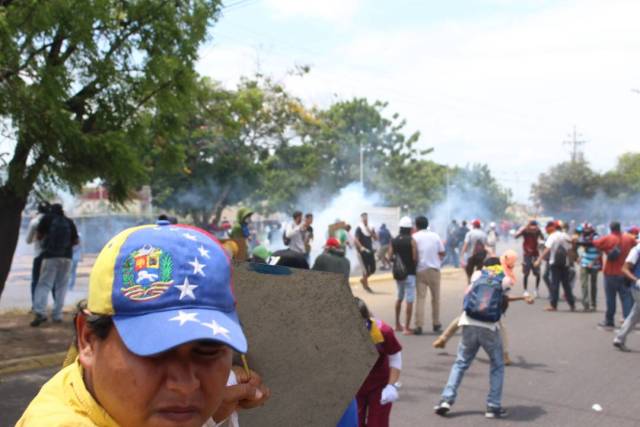 La marcha de zulianos que se trasladaba hacia el CNE fue reprimida por los cuerpos de seguridad