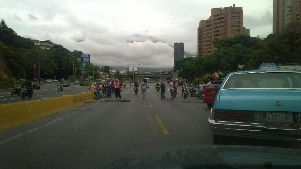 Manifestantes cierran distribuidor Santa Fe #7Jun