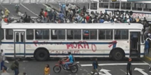 Protesta oficialista en Catia. Foto: @MarialbertBs