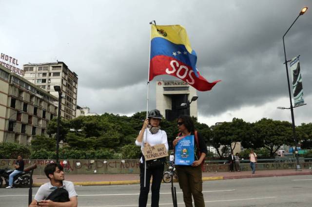 Manifestantes concentrados en la Plaza Francia de Altamira / Fotos: Will Jiménez - La Patilla