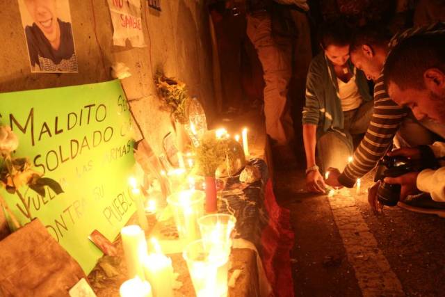 Caraqueños realizaron vigilia en honor a Neomar Lander. Foto: Will Jiménez. 