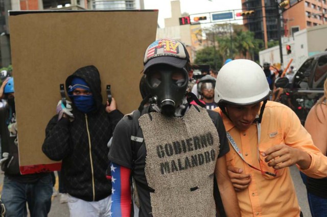 La represión despiadada de los cuerpos de seguridad no logra doblegar a la resistencia opositora. Foto: Eduardo Ríos / LaPatilla.com