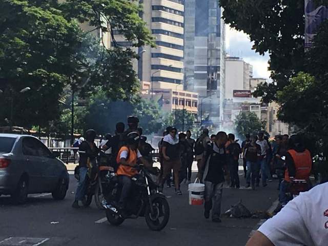 Represión Altamira / Foto: @nessacrlupo