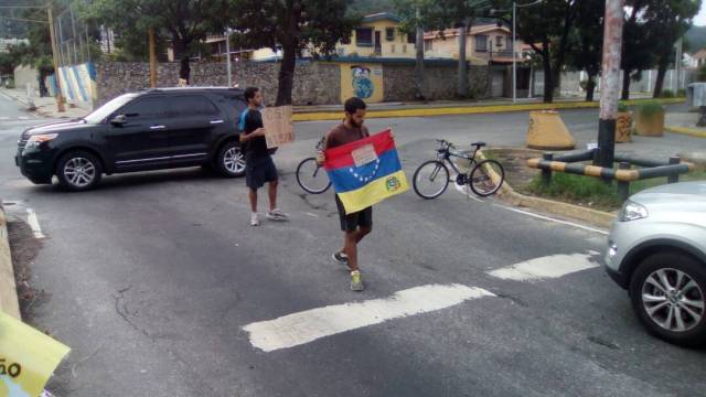 Plantón en Carabobo este !4 de junio / Foto @rafaelrumbosgil