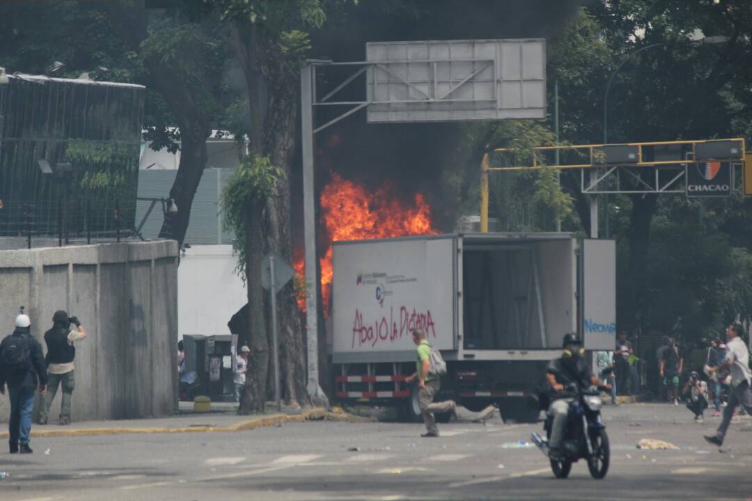 Quemaron camión en El Rosal #22Jun (Fotos)