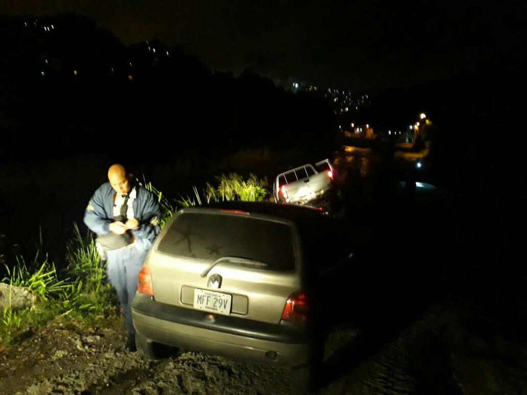 Polisucre evitó un secuestro y delincuentes se lanzaron al Guaire