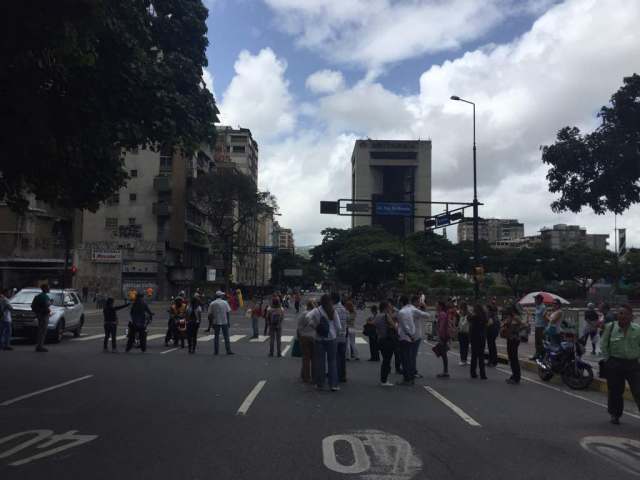 Trancazo en Altamira / Foto Régulo Gómez -LaPatilla.com