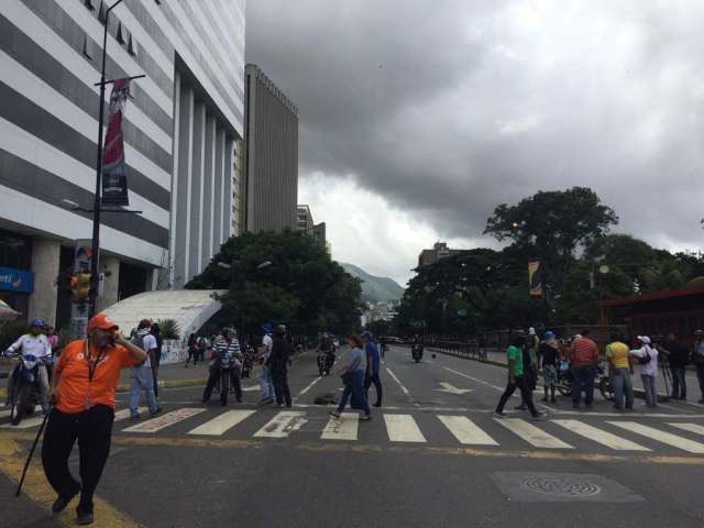 Trancazo en Altamira / Foto Régulo Gómez -LaPatilla.com