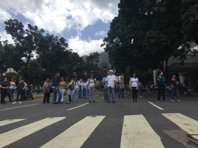 Trancazo en Altamira / Foto Régulo Gómez -LaPatilla.com