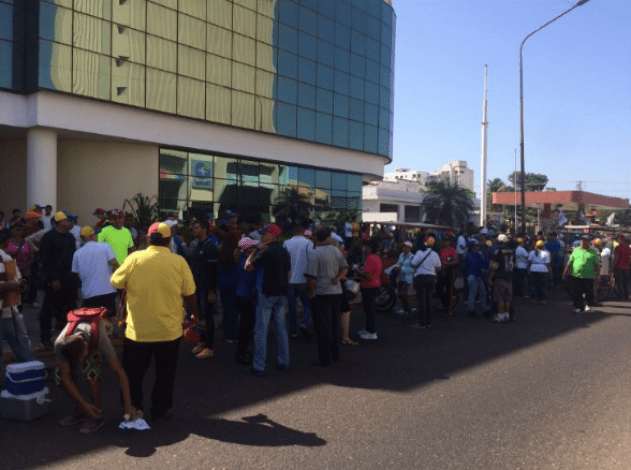 Opositores se concentran en la avenida Bella Vista / Foto: @enr3sistencia 