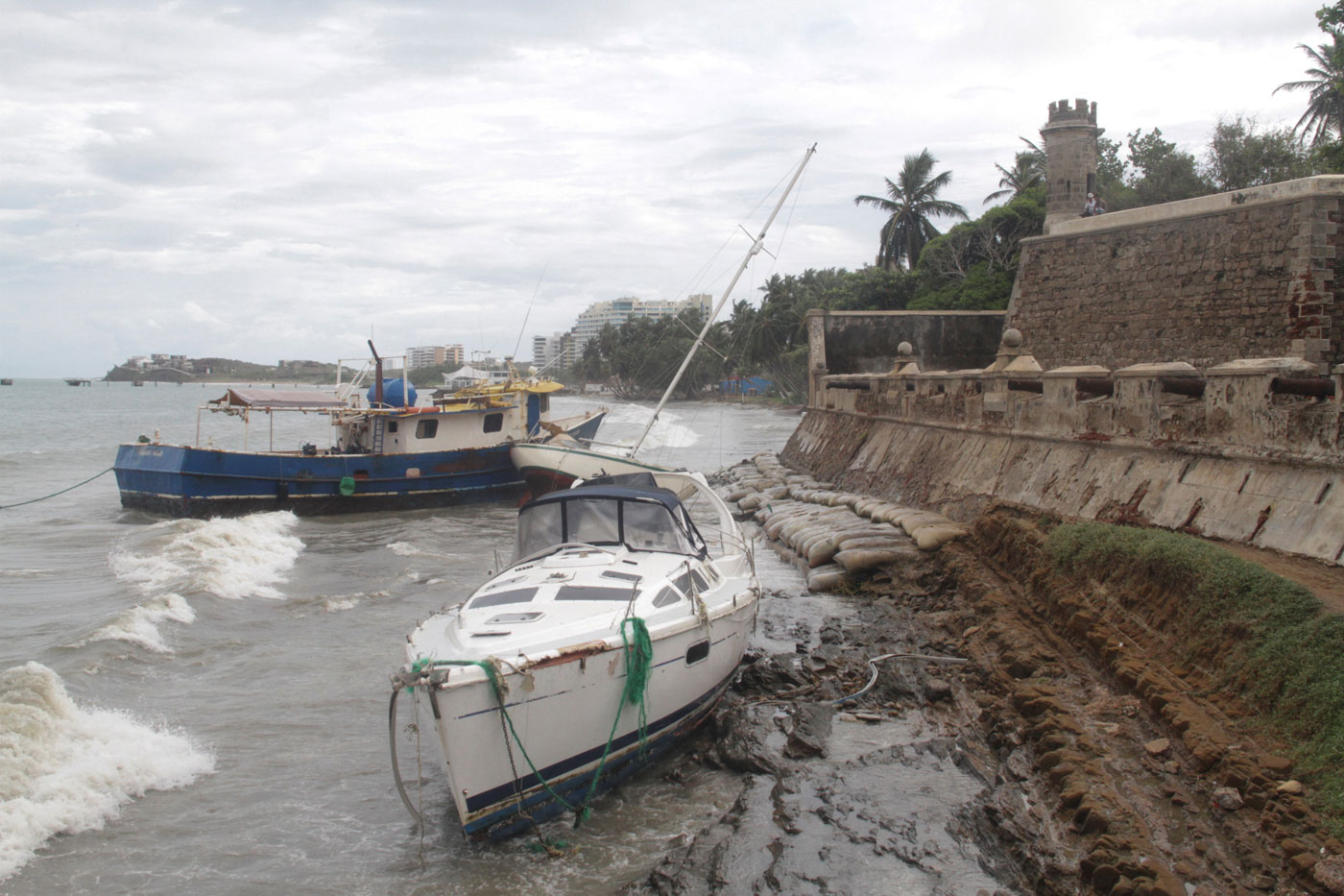 Bret se aleja de Venezuela degradada a onda tropical