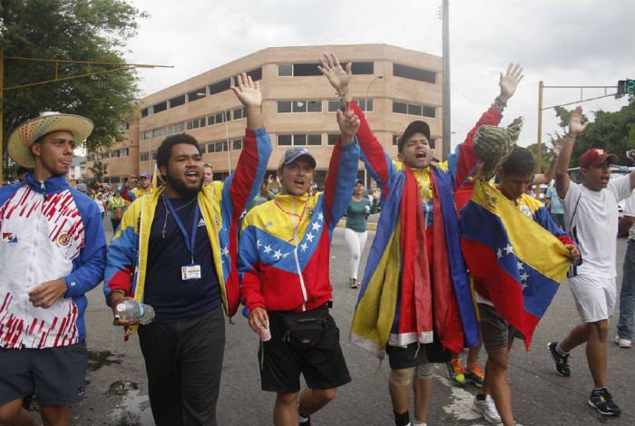 Estudiantes que caminan a Caracas esperan llegar este viernes a Maracay #16Jun