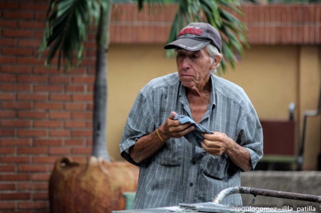 Mientras el régimen reprime, la resistencia se le planta a Maduro en la calle. Foto: Régulo Gómez / LaPatilla.com