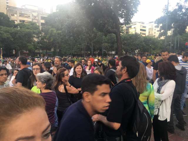 Manifestantes llegan al Distribuidor de Altamira. Foto: Eduardo de la Concha. 