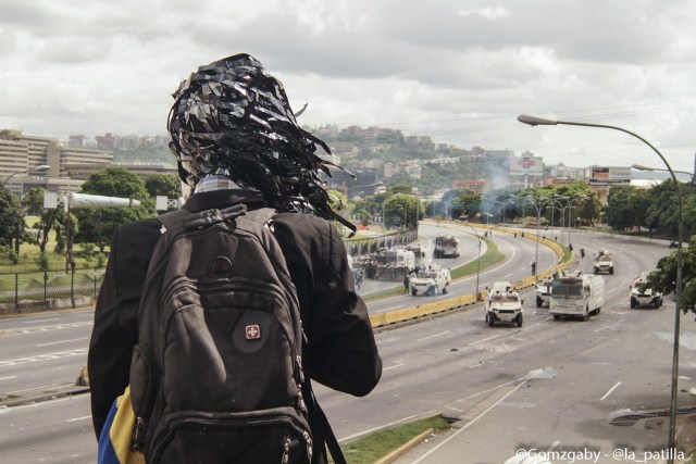 La represión "atroz" arremetió este #19Jun hasta con balas: La resistencia continúa. Fotos: Gabriela Gómez / LaPatilla.com