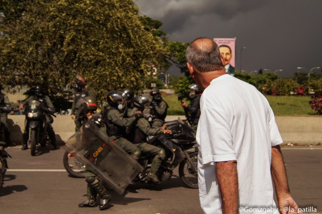 La represión "atroz" arremetió este #19Jun hasta con balas: La resistencia continúa. Fotos: Gabriela Gómez / LaPatilla.com