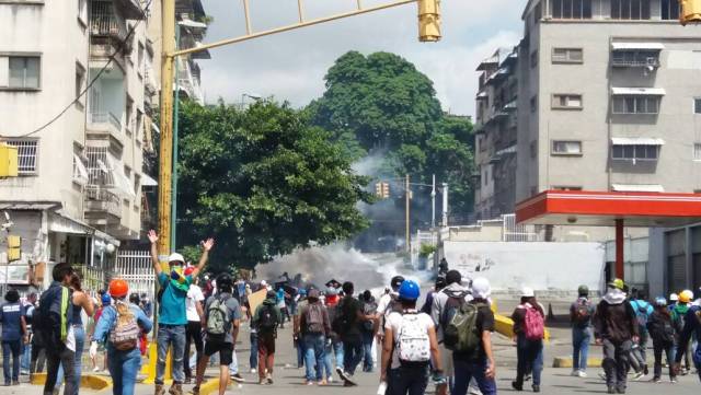 PNB reprimió el trancazo de la UCV (Foto: @MichaelixEricVP)