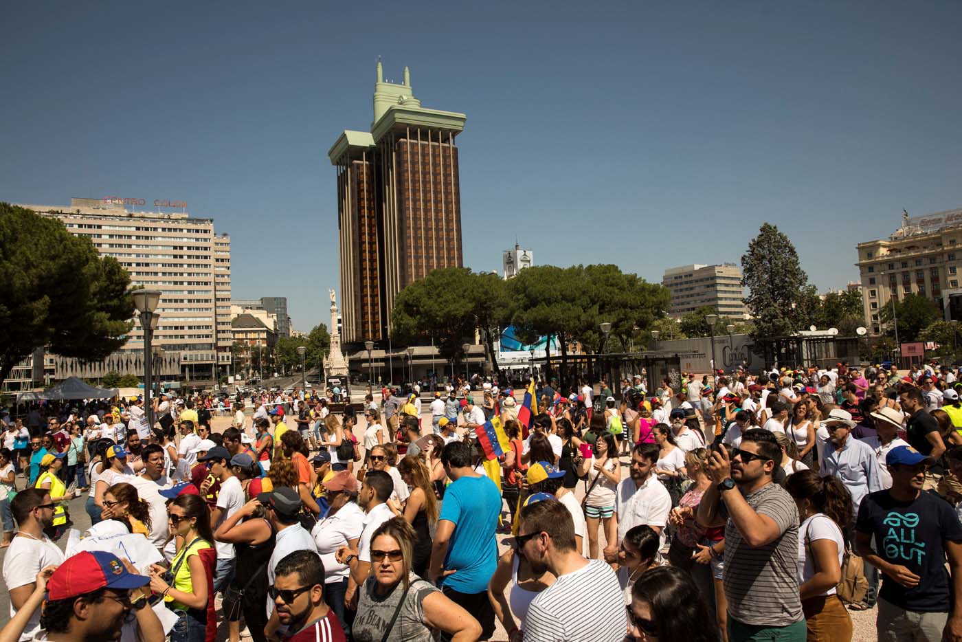 Miles de venezolanos en el exterior votan en la consulta popular #16Jul