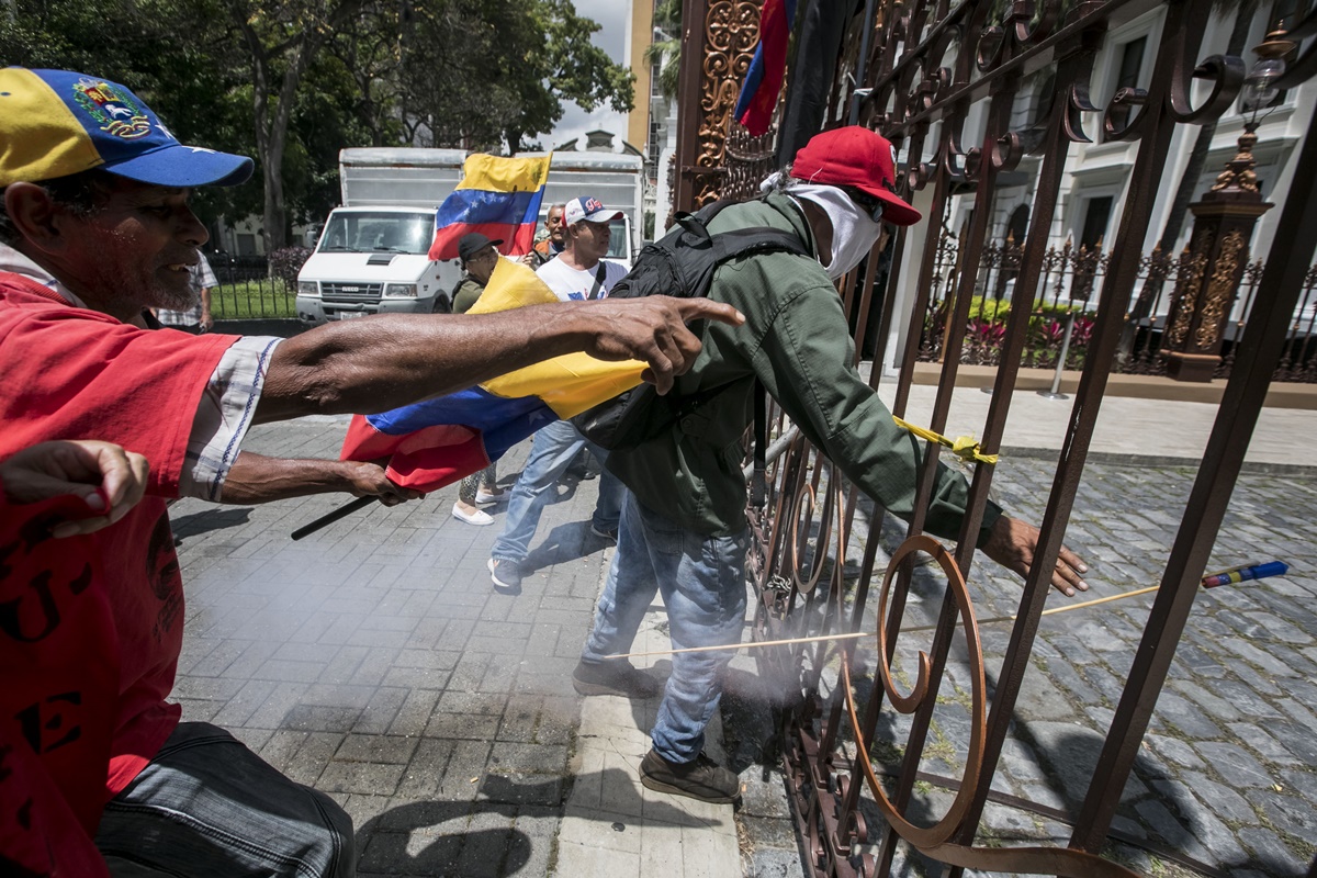 Veppex repudia asalto al Parlamento y las agresiones