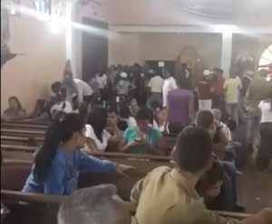 En Video: Lo que viven los secuestrados dentro de la iglesia en Catia #16Jul