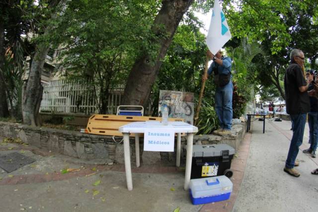 Foto: Los vecinos de El Cafetal montaron barricadas durante el Paro Nacional  / Foto Regulo Goméz LaPatilla.com