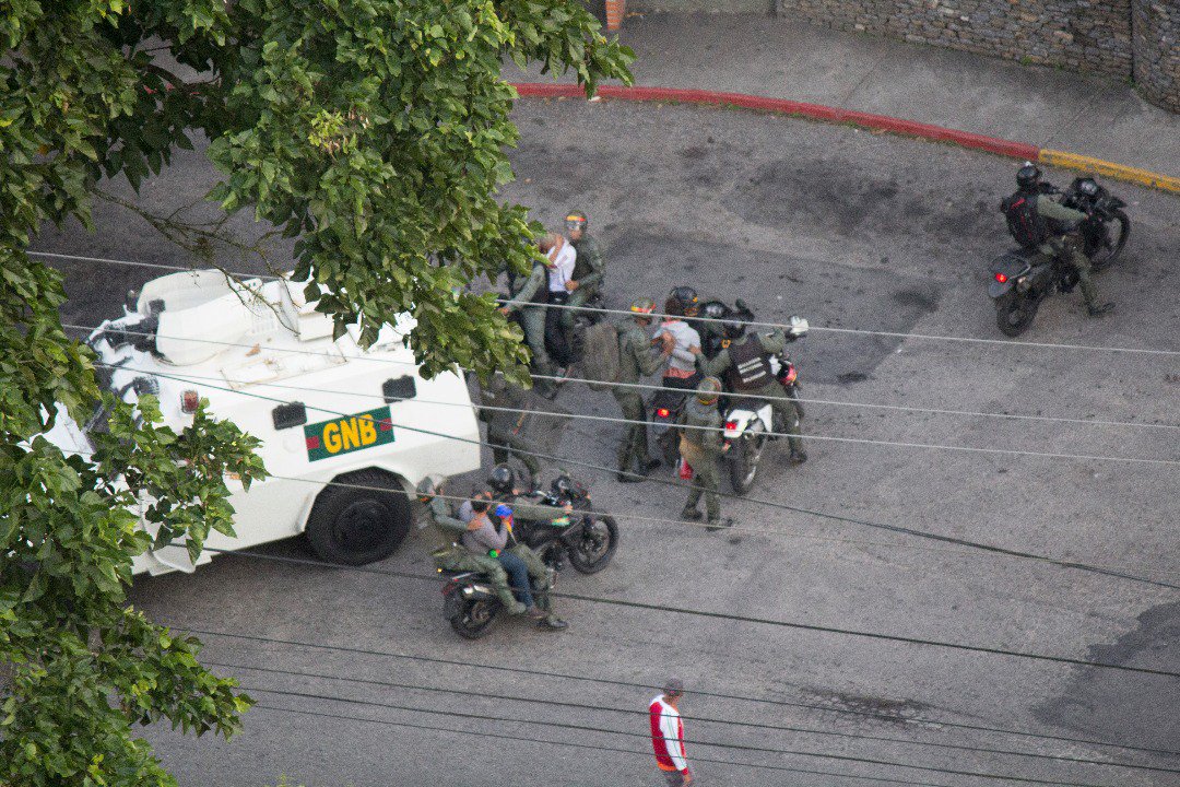 Denuncian que GNB presentará a tres civiles detenidos en San Antonio en tribunales militares