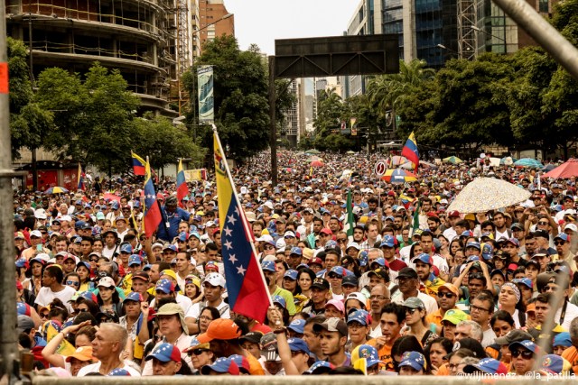 Lo que usted no vio de la concentración por los 100 días de resistencia. Fotos: LaPatilla.com