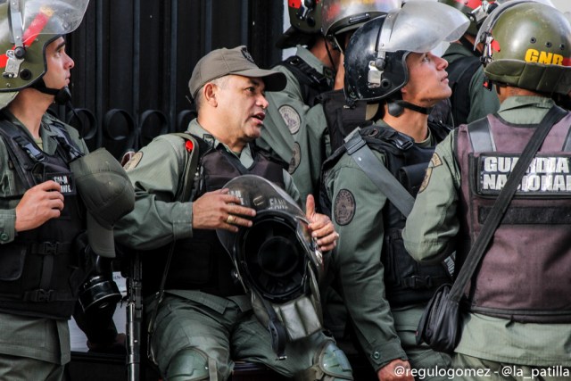 El asalto a la AN en imágenes. Foto: Régulo Gómez / LaPatilla.com