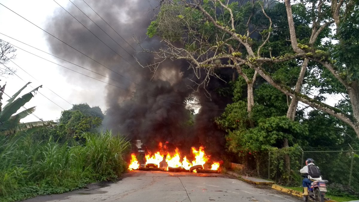 Cierran acceso hacia San José de los Altos con barricadas #20Jul