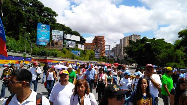 Opositores inician movilización hacia el TSJ / Foto: Oído al Tambor