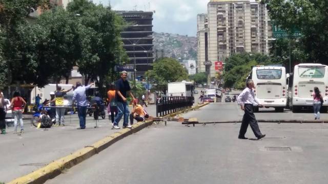 Foto: Realizan trancazo en Los Cortijos / Cortesía 