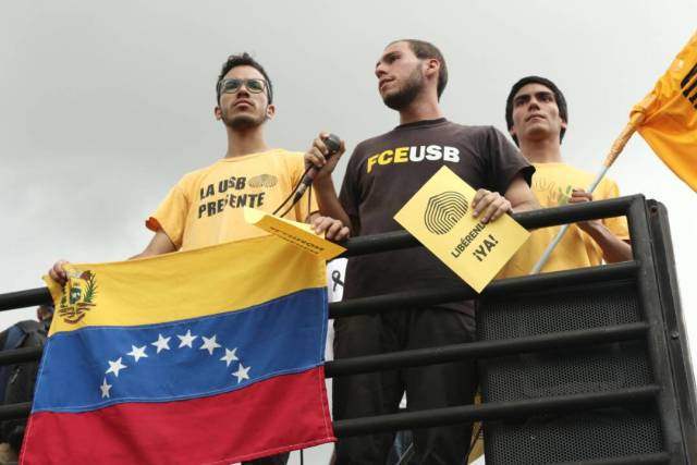 Los estudiantes pidieron la liberación de sus compañeros (Foto: Régulo Gómez / LaPatilla)