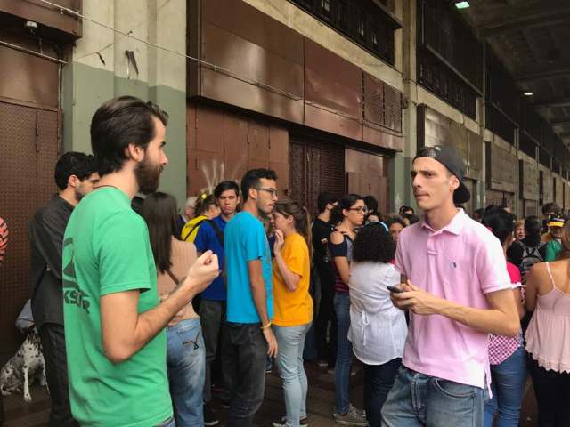 En el Palacio de Justicia familiares y compañeros de los estudiantes detenidos