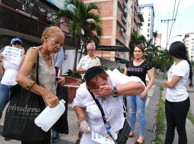 GNB reprimió a abuelitas en la avenida Sucre de Maracay (Foto: @borolaki)