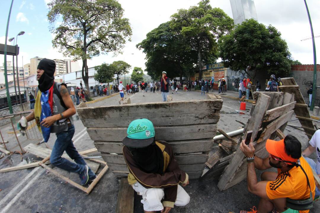 Al menos 10 civiles recibieron impactos de proyectiles durante protestas en Chacao